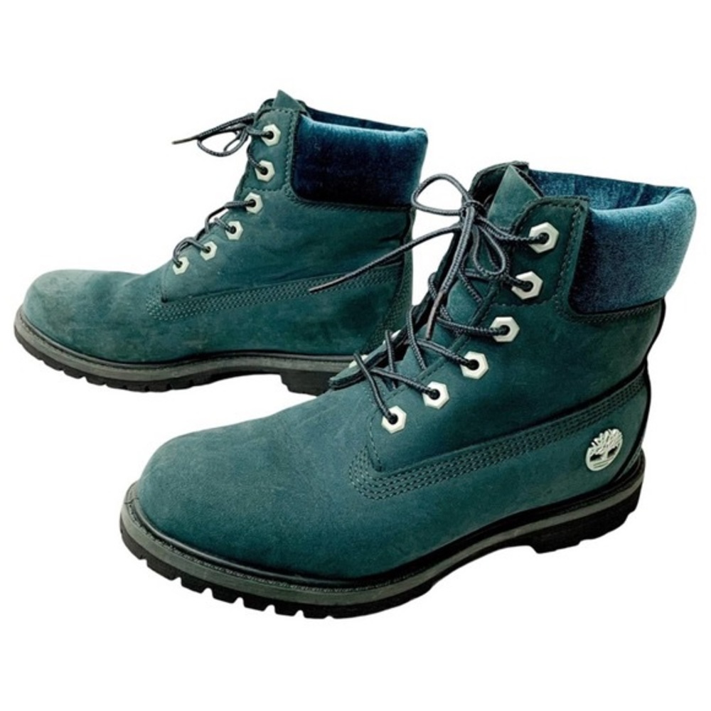 Women’s brand new dark green timberland boots. Women’s Size 8 - great condition!